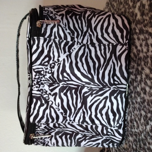 Huge Modella Travel Set! - Picture 4 of 10